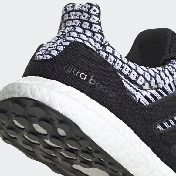 adidas UltraBOOST 5.0 Oreo - Picture 5 of 8